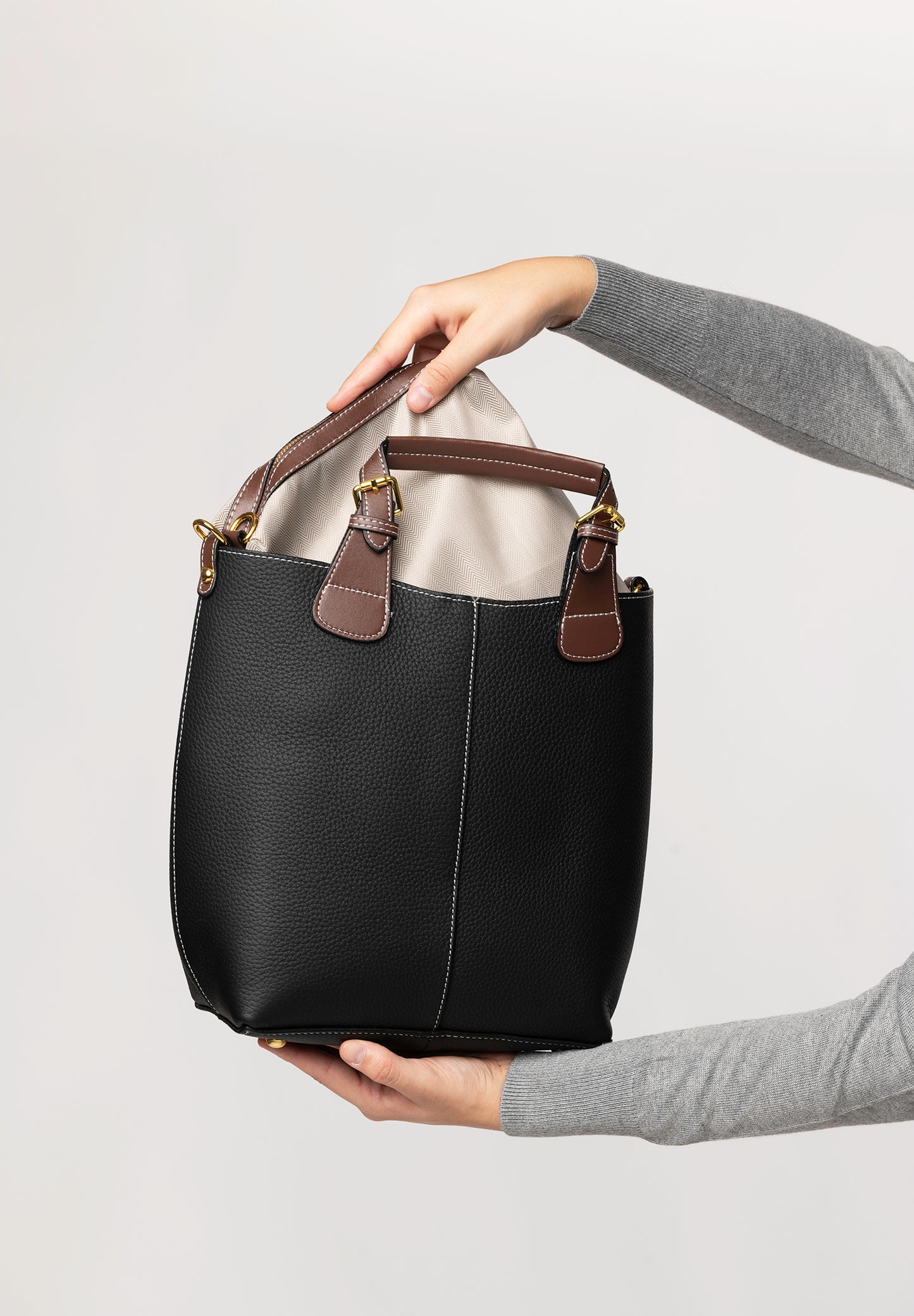 Aviana leather bucket bag